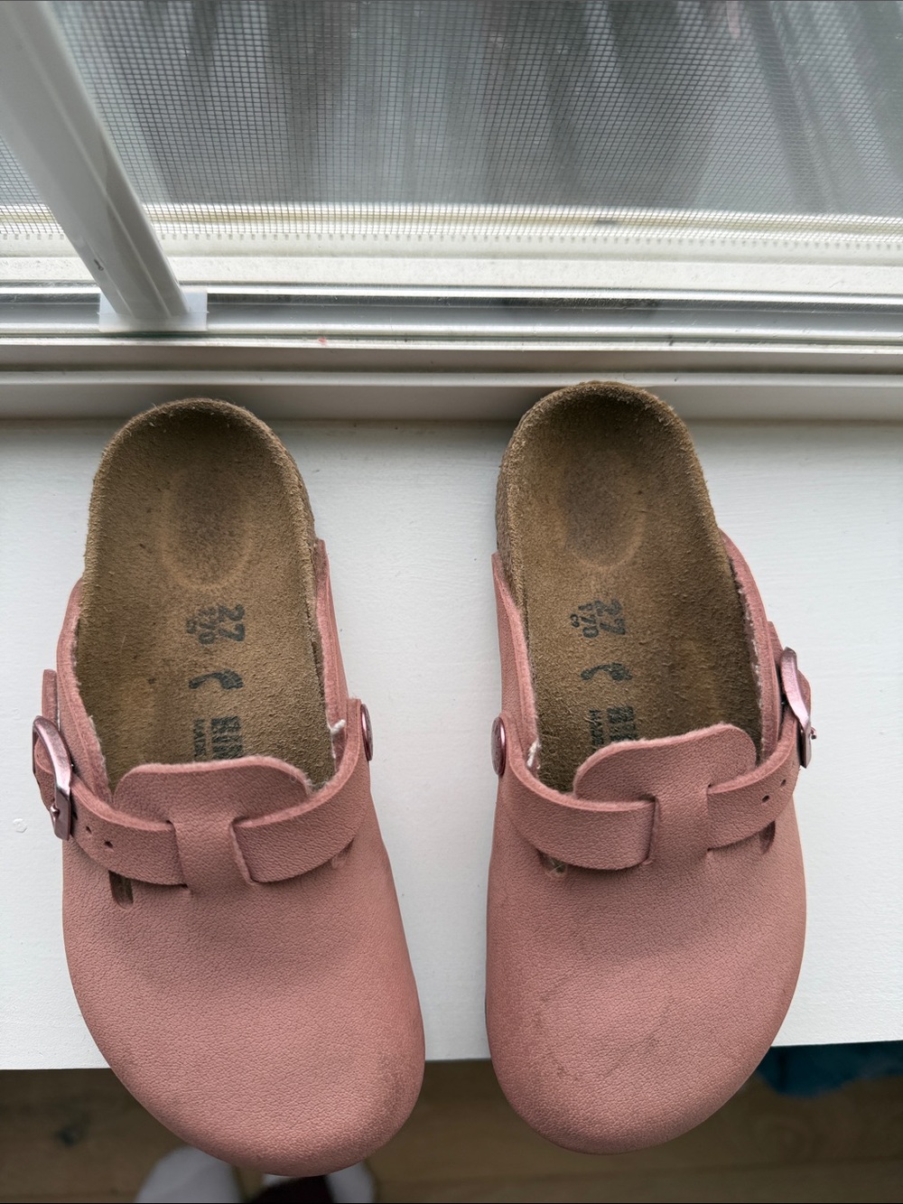 Birkenstock Kids Clog with Adjustable Buckle - Dusty Rose - Picture 2 of 2